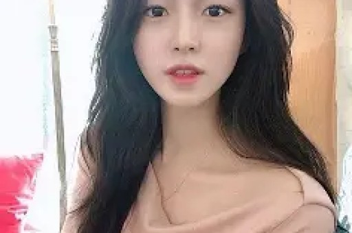 版权风波未平背景再曝单依纯深陷舆论漩涡陈奕迅意外受牵连