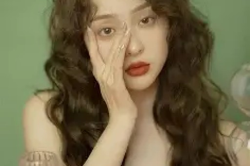 周杰伦划水争议升级！在日本高亢唱满两小时国内敷衍兄弟帮唱