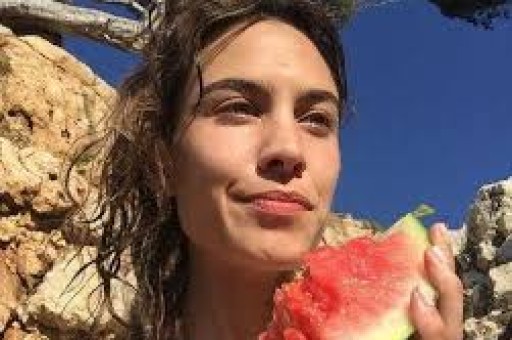 明星八卦！夜色甜蜜约会甜蜜瞬间定格《关注小玉妹每天聊八卦